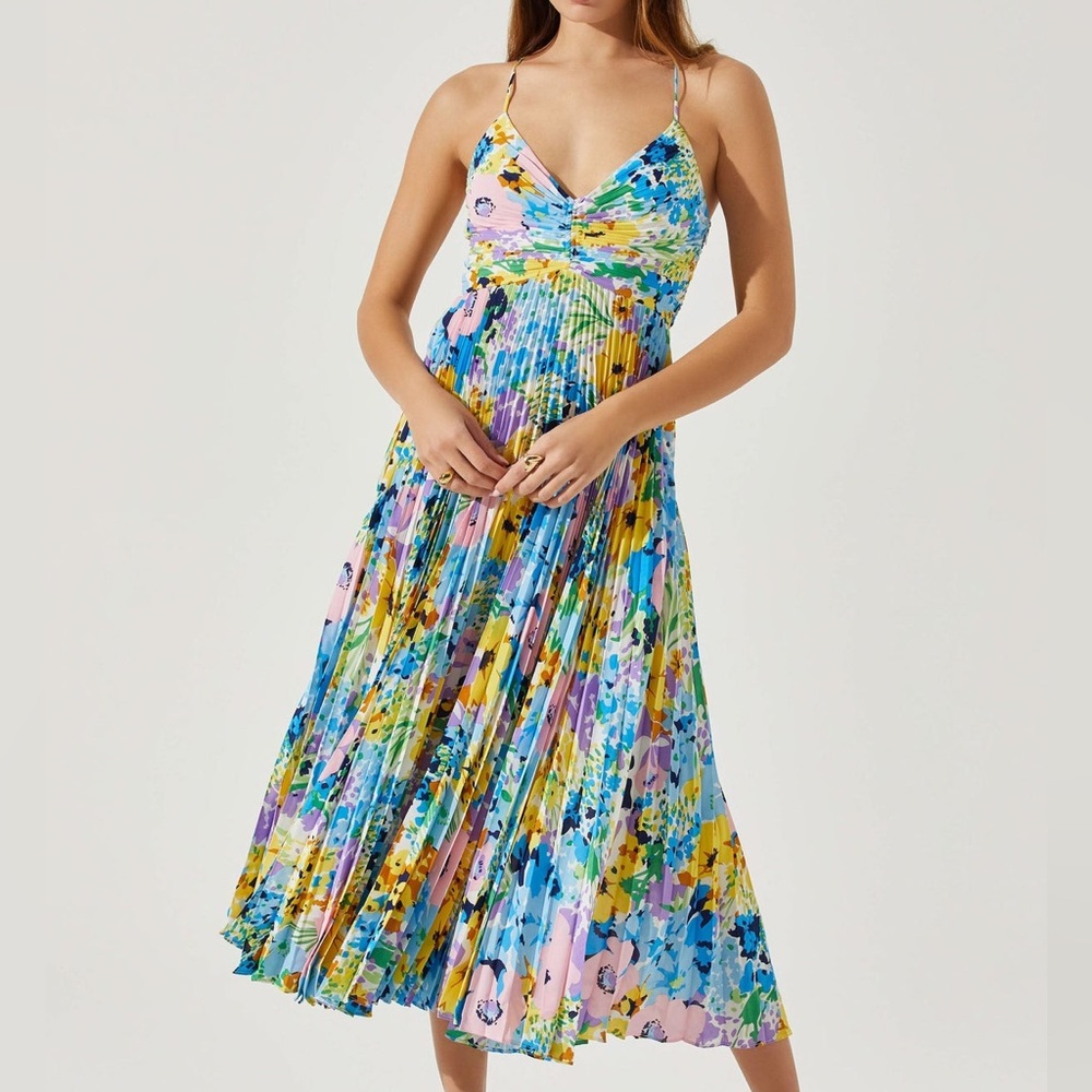 NWOT Astr the Label Blythe Floral Plisse Midi Dress